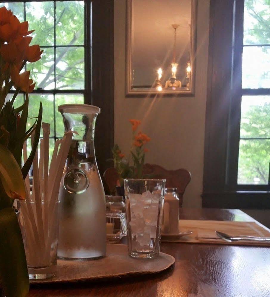 Inn At Patrick Henry'S Richmond Bagian luar foto